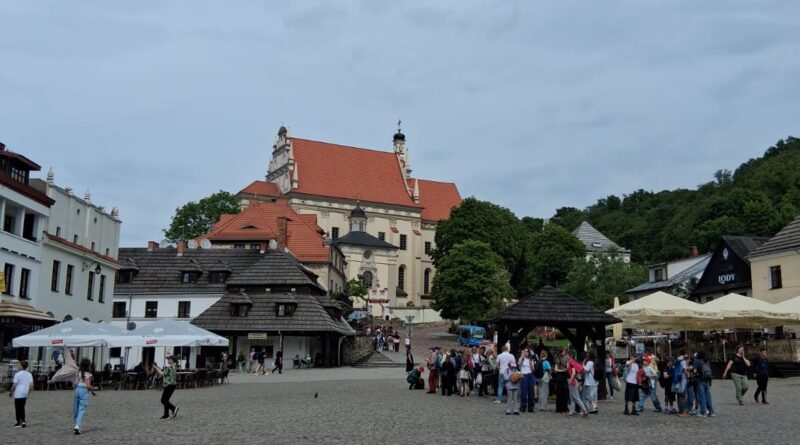 Licealiści z Dukli na wycieczce w Kazimierzu Dolnym